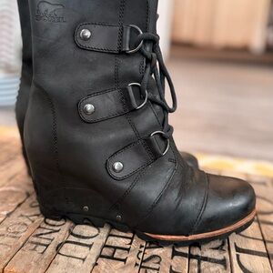 Sorel Black Lace-Up Women's Boots